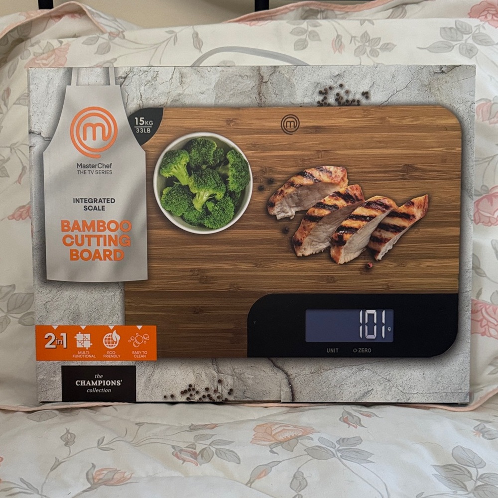 MasterChef Bamboo Cutting Board with Digital Scale